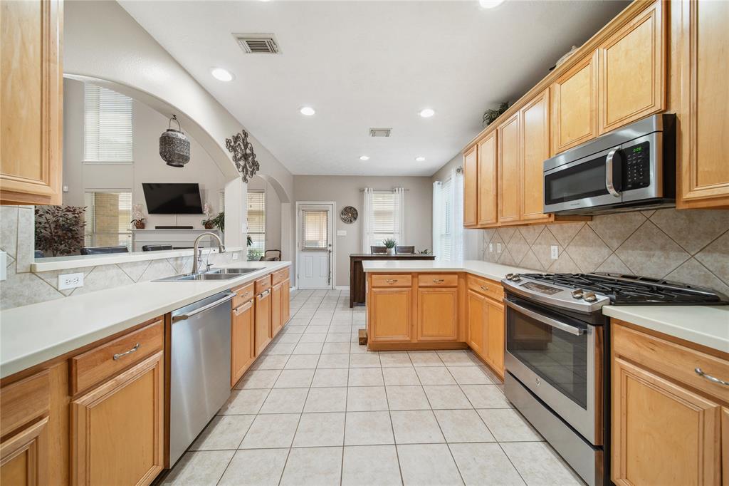12123 Sandy Stream Drive, Tomball, Texas image 14