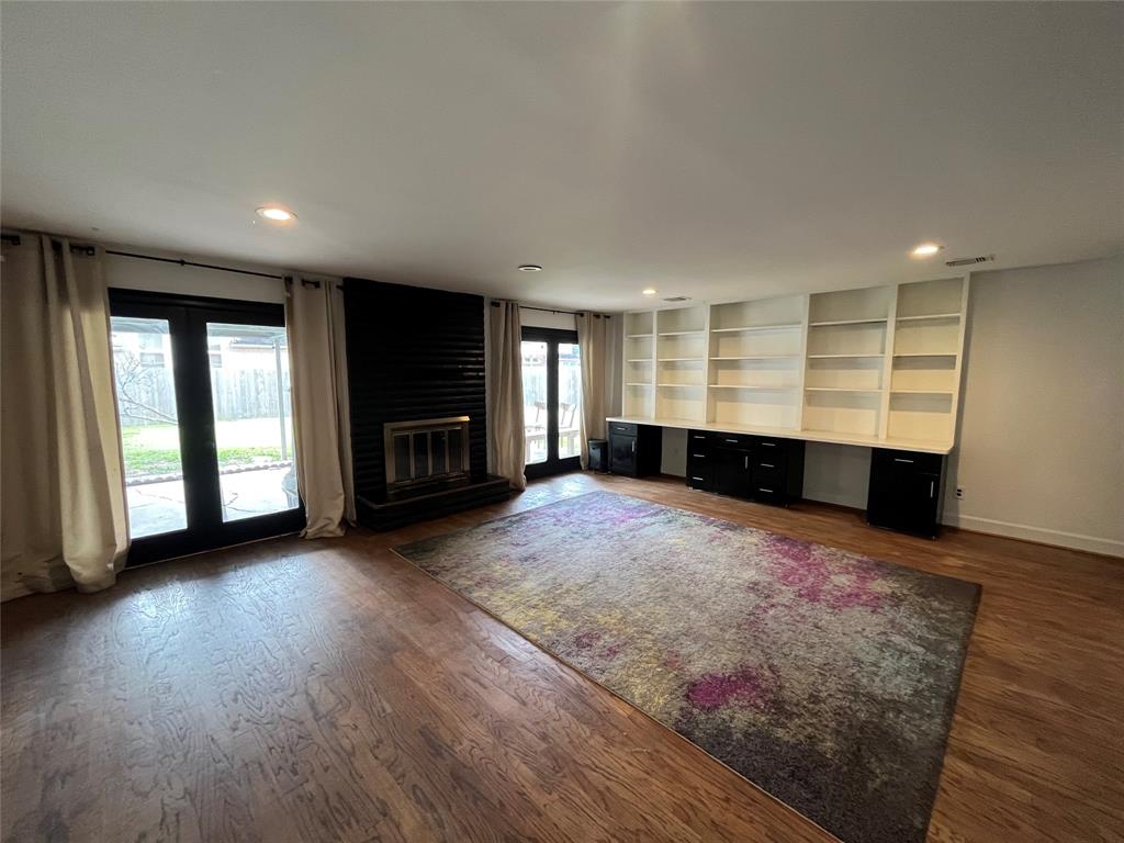 2115 Redcliff Drive