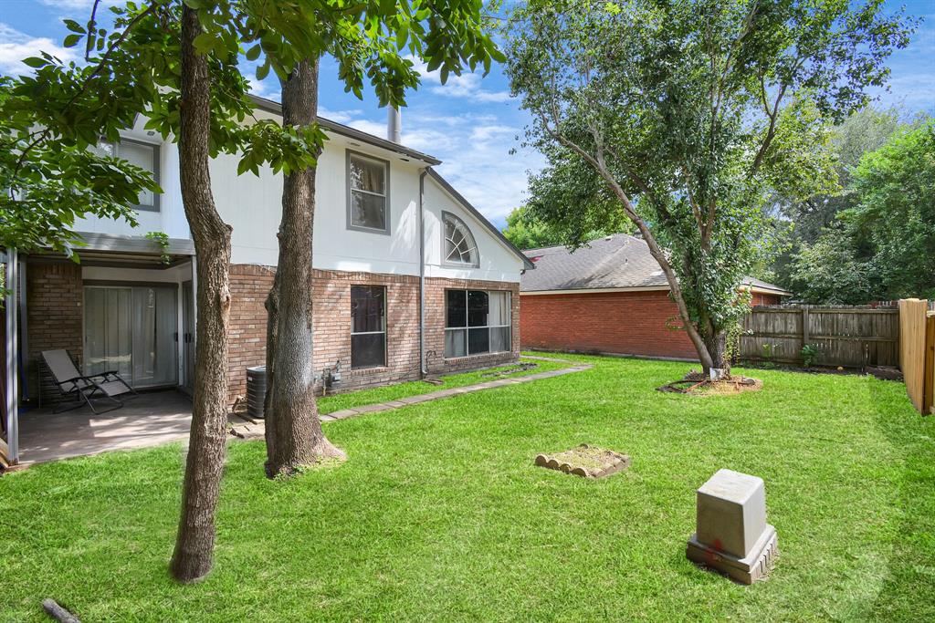 9322 Bristlebrook Drive, Houston, Texas image 3