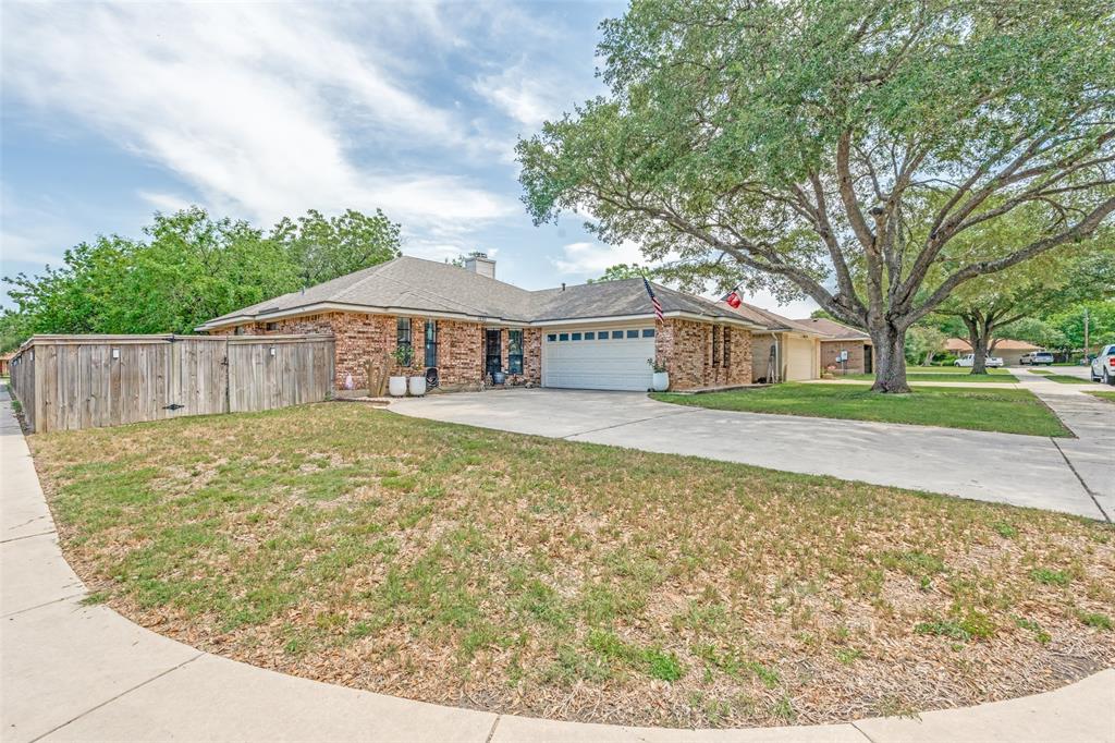 1220 Spicewood