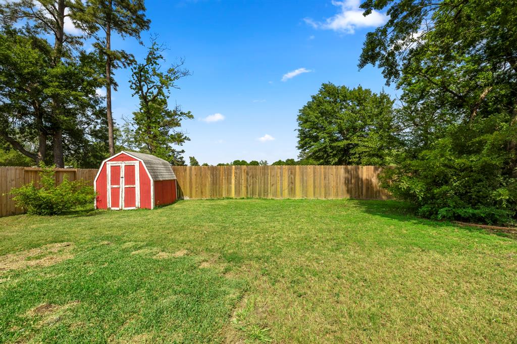 16734 Bonnie Sean Drive, Spring, Texas image 28