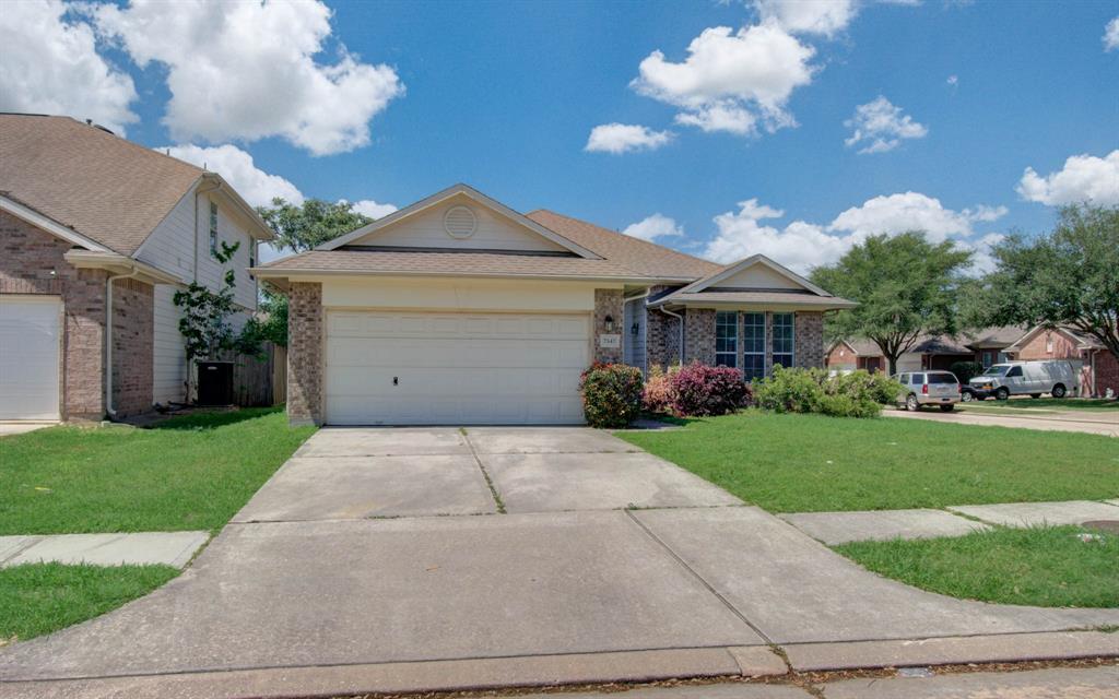 7547 Oakwood Canyon Drive, Cypress, Texas image 1