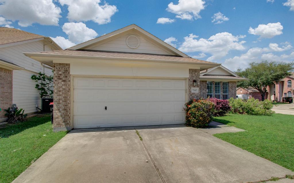 7547 Oakwood Canyon Drive, Cypress, Texas image 6