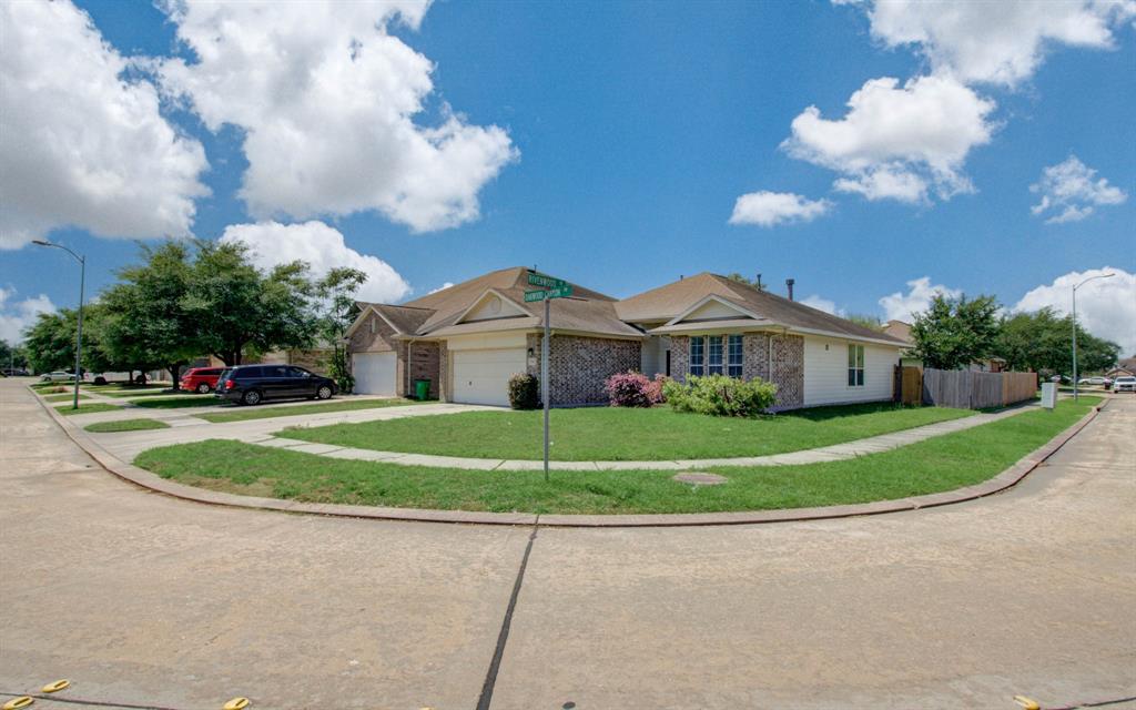 7547 Oakwood Canyon Drive, Cypress, Texas image 3