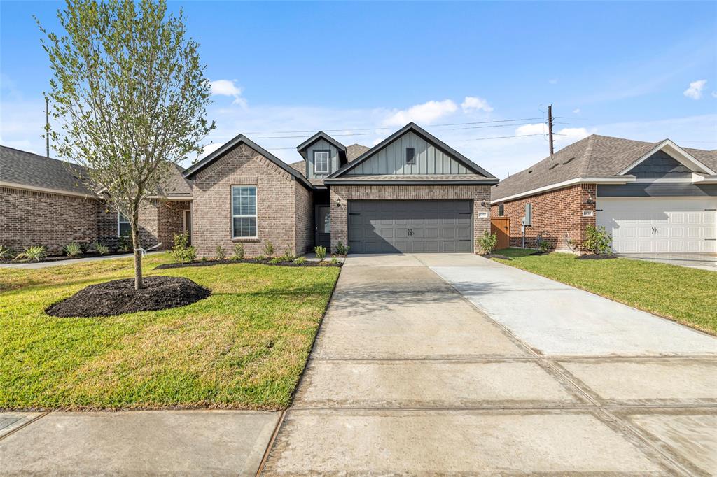 2554 Green Jasper Drive, Iowa Colony, Texas image 1