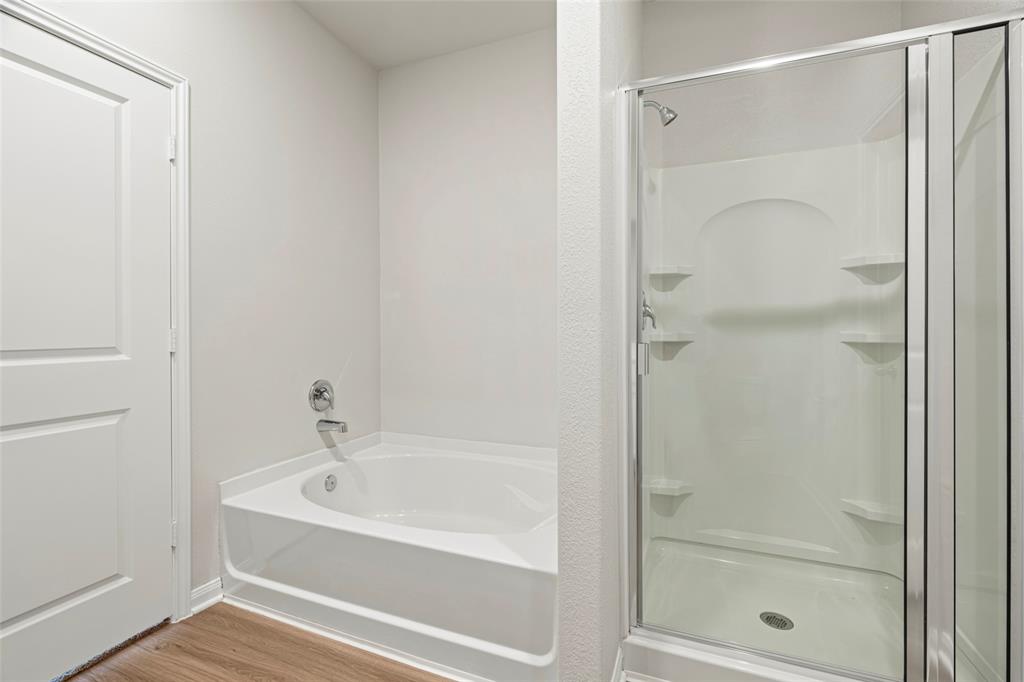 2554 Green Jasper Drive, Iowa Colony, Texas image 6