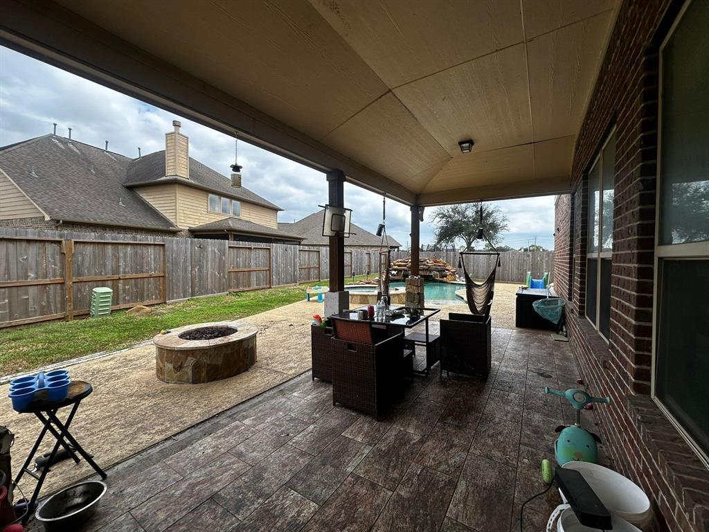 289 W Bend Drive, League City, Texas image 35