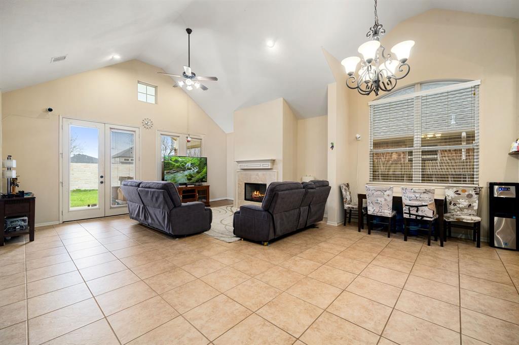28523 Kinglet Pines Drive, Katy, Texas image 6