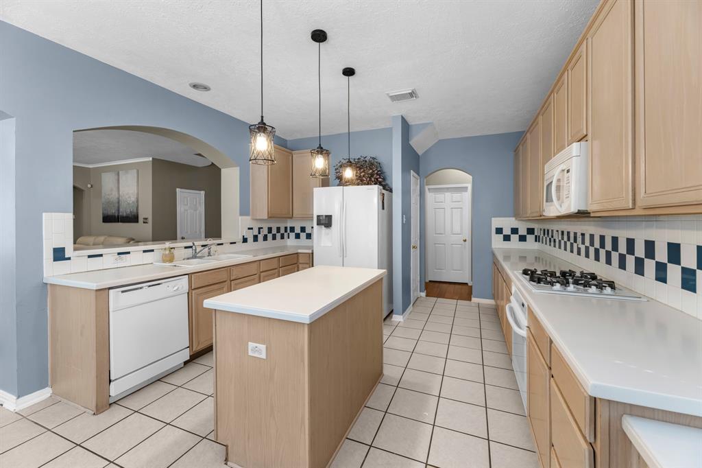 30631 Tealcrest Estates Drive, Spring, Texas image 11