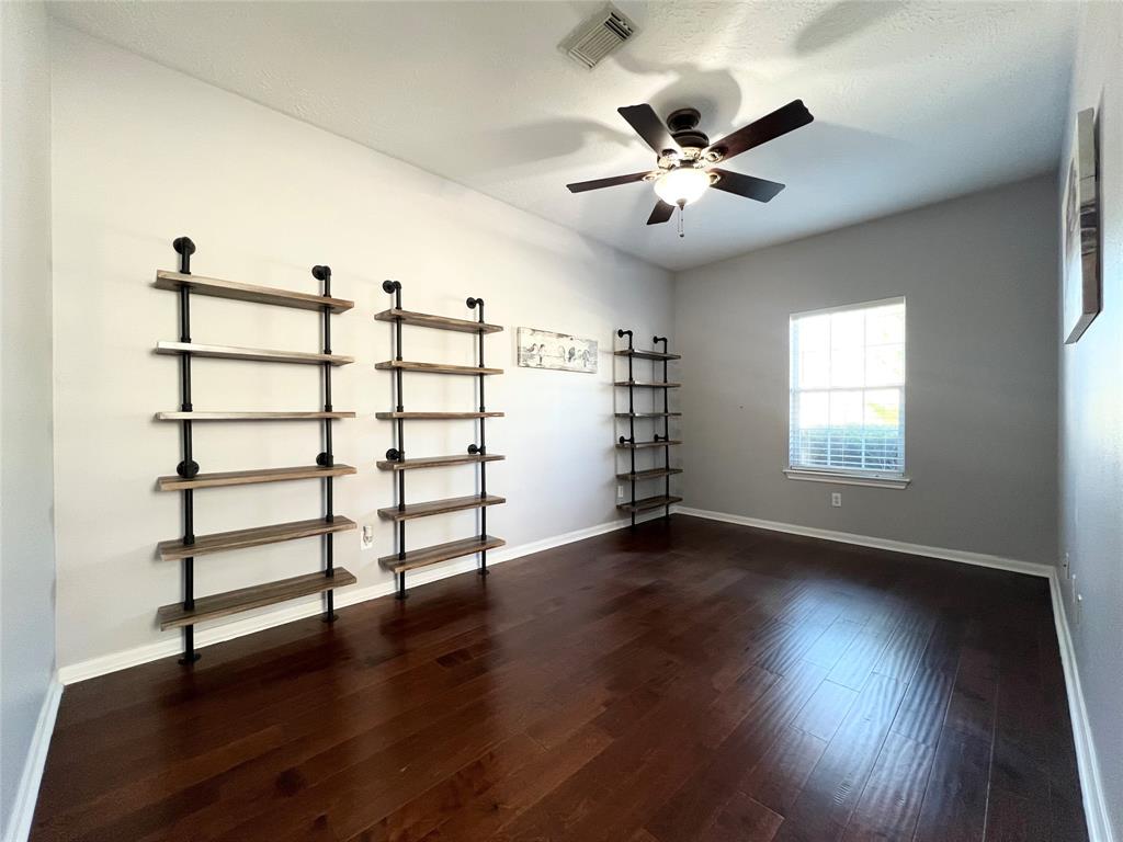 15838 Collinsville Drive, Tomball, Texas image 8