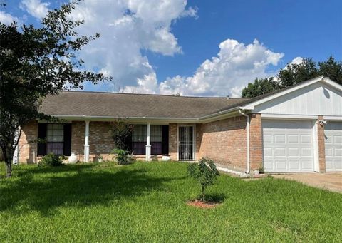 Single Family Residence in Houston TX 10814 Shannon Hills Drive.jpg