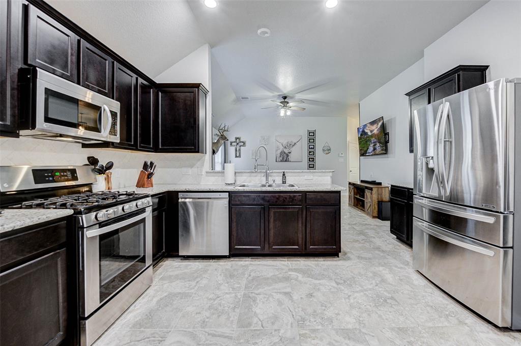 16715 Peralta Bay Circle, Crosby, Texas image 9