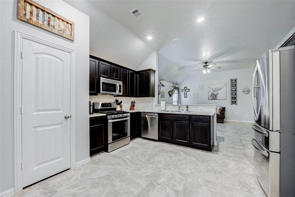 16715 Peralta Bay Circle, Crosby, Texas image 10