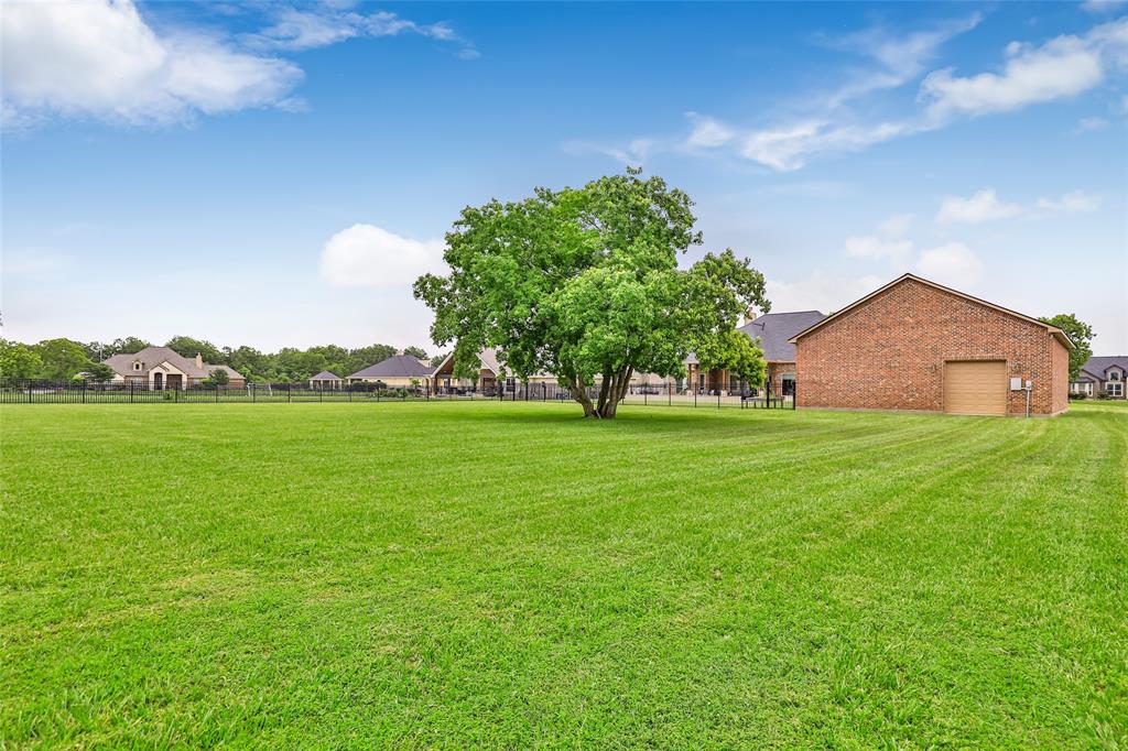 6411 Fisher Reef Drive, Beach City, Texas image 9