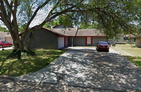 Single Family Residence in Houston TX 2106 Winter Bay Lane.jpg