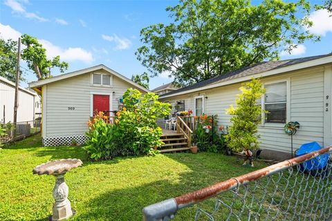 969 Wakefield Drive Houston TX 77018