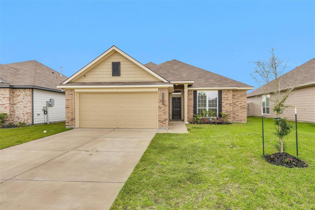 111 Rudder Way, Huntsville, Texas image 1