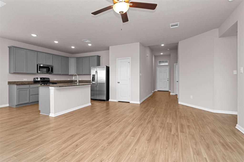 111 Rudder Way, Huntsville, Texas image 6