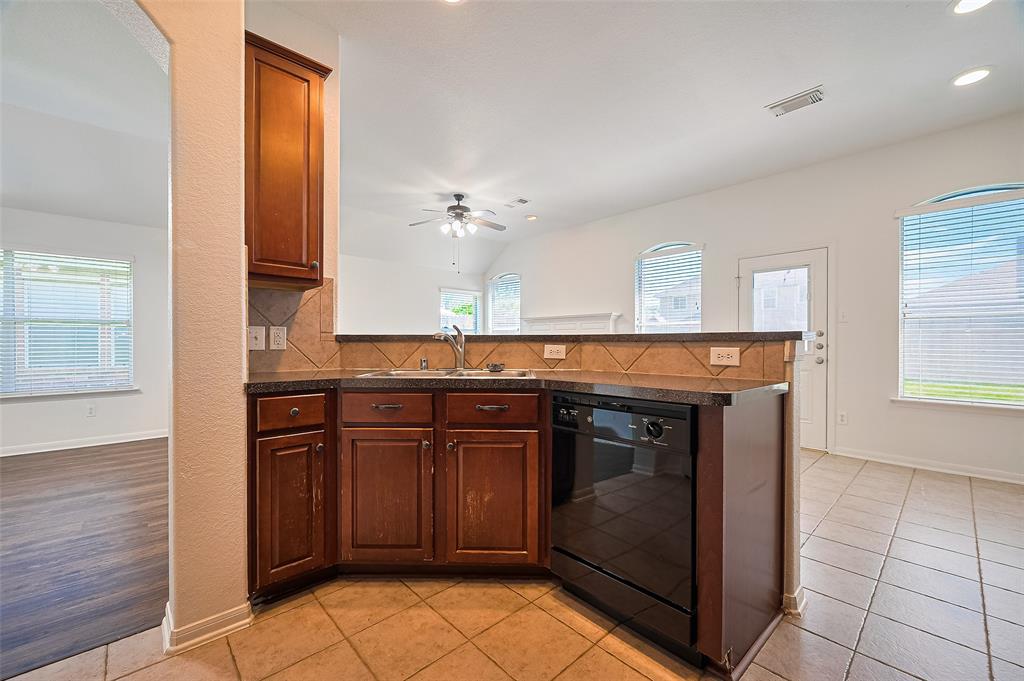 19827 Sternwood Manor Drive, Spring, Texas image 23