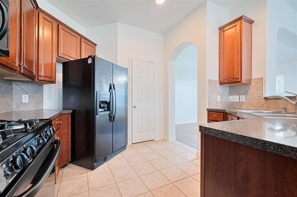 19827 Sternwood Manor Drive, Spring, Texas image 22