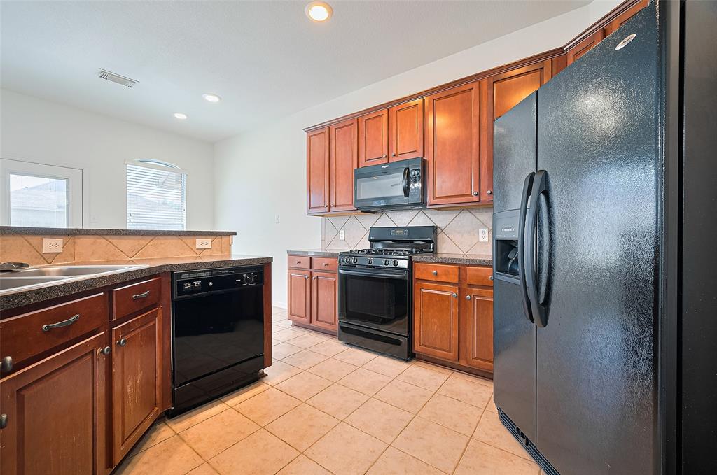 19827 Sternwood Manor Drive, Spring, Texas image 26
