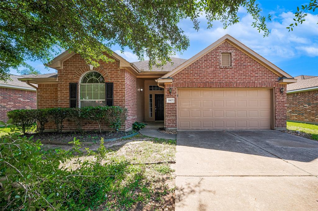 19827 Sternwood Manor Drive, Spring, Texas image 1
