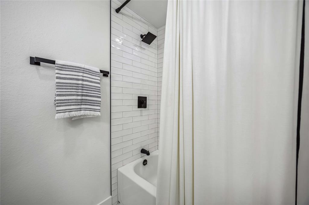 5447 Queensloch Drive, Houston, Texas image 21