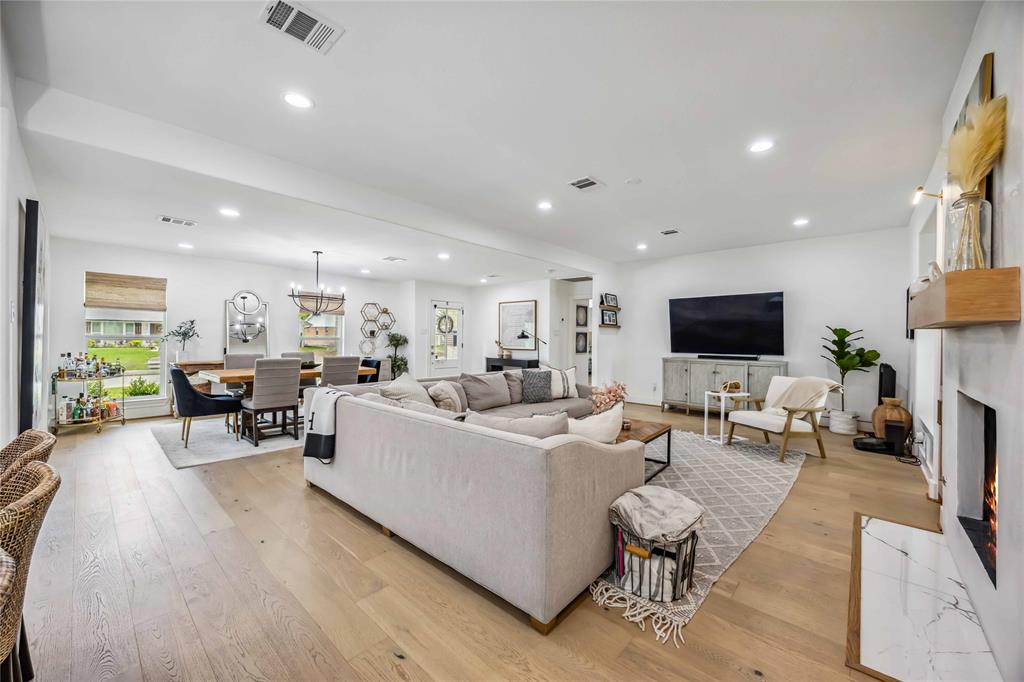5447 Queensloch Drive, Houston, Texas image 6