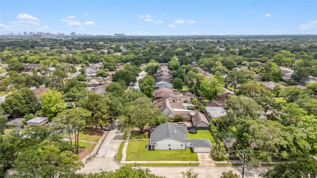 5447 Queensloch Drive, Houston, Texas image 36
