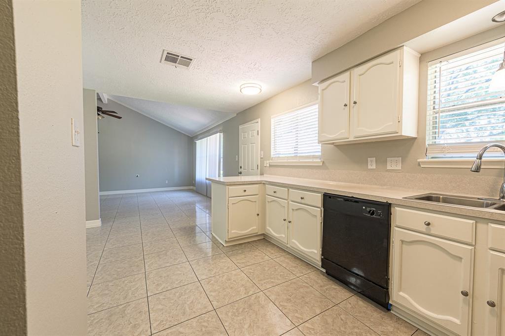 1351 Tenderden Drive, Channelview, Texas image 5