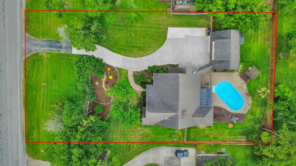 1207 W Edgewood Drive, Friendswood, Texas image 2