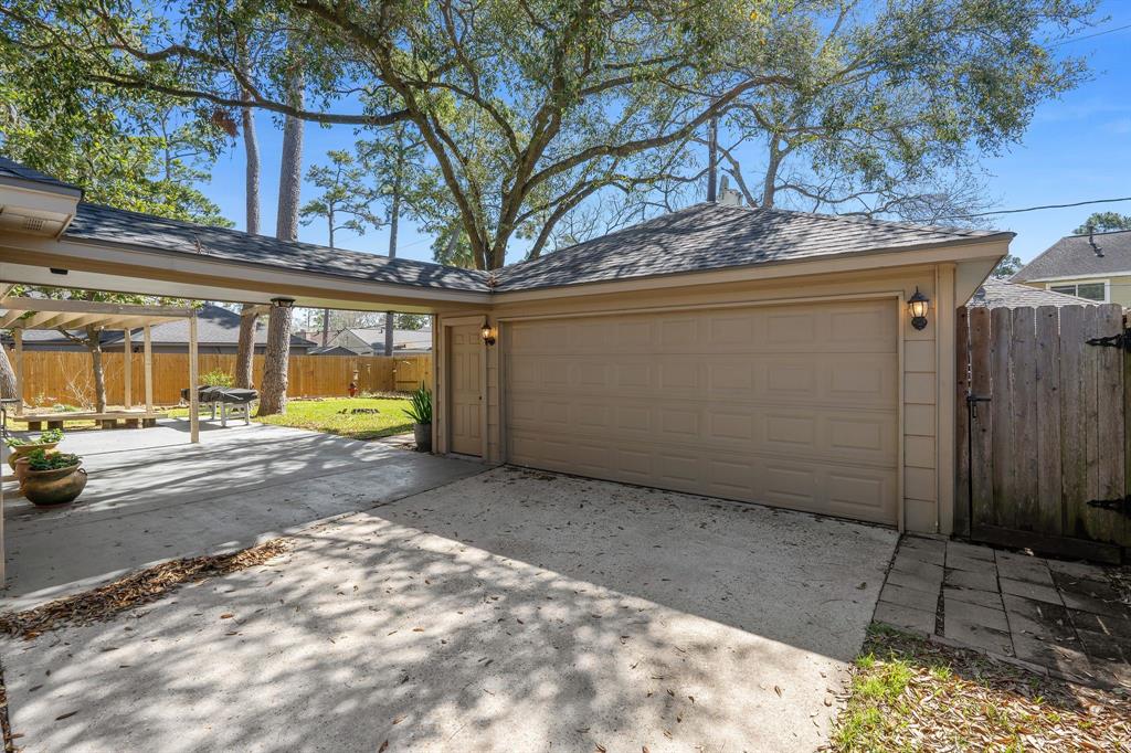 6615 Ampton Drive, Spring, Texas image 38