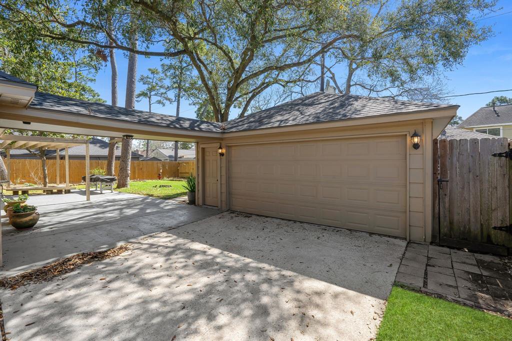 6615 Ampton Drive, Spring, Texas image 37