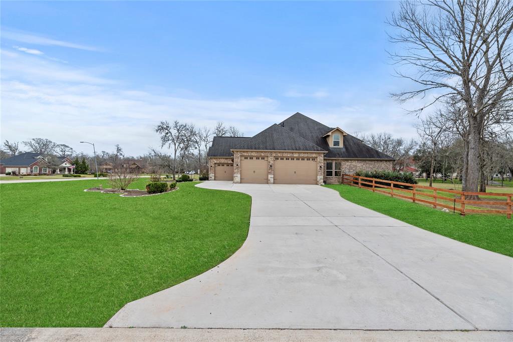32711 Wales Circle, Fulshear, Texas image 40