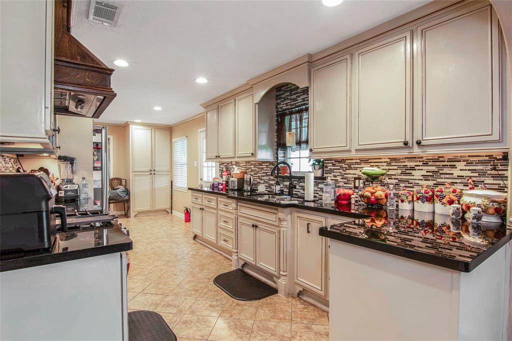 8017 Lanham Lane, Houston, Texas image 10
