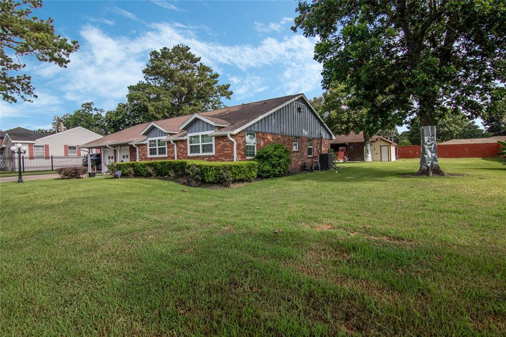 8017 Lanham Lane, Houston, Texas image 2