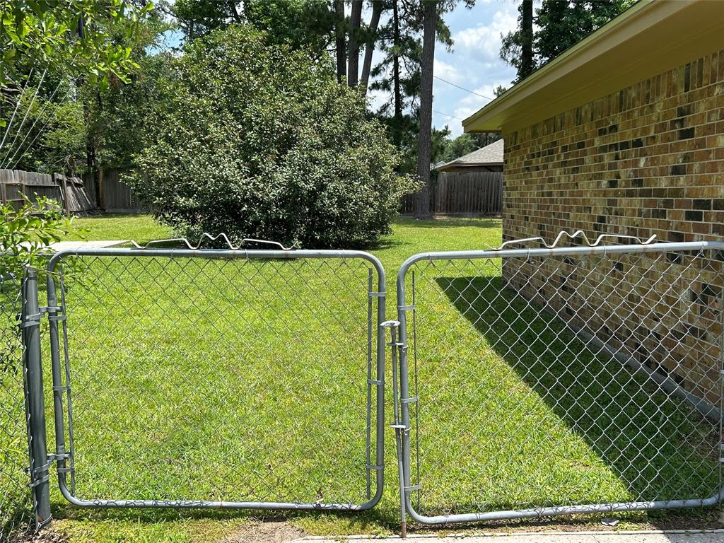 203 Ridgewood Drive, Spring, Texas image 22
