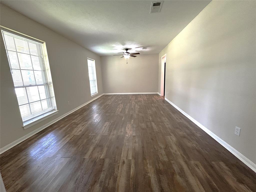 203 Ridgewood Drive, Spring, Texas image 8