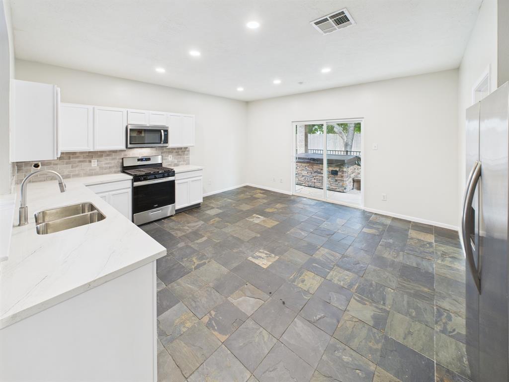 1035 Turnberry Park Lane, Spring, Texas image 9