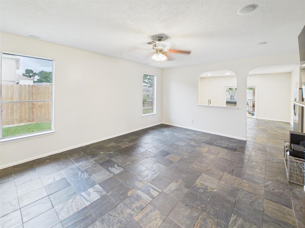 1035 Turnberry Park Lane, Spring, Texas image 7