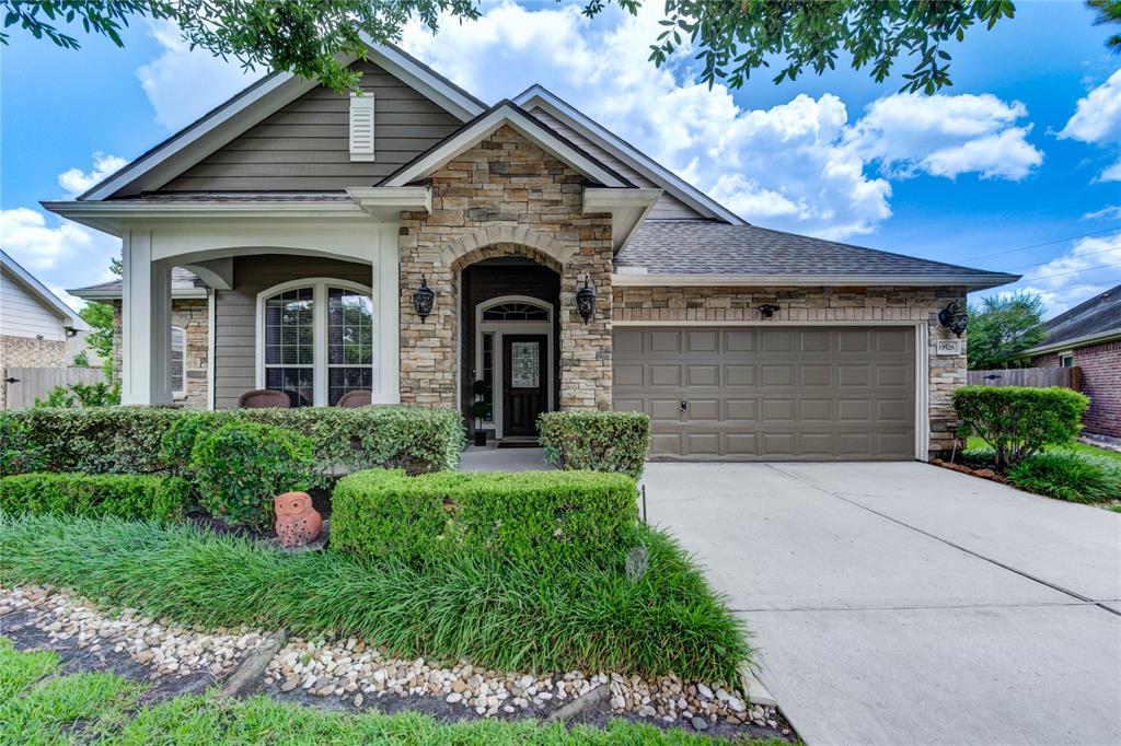 19526 Hayden Grove Drive, Cypress, Texas image 1