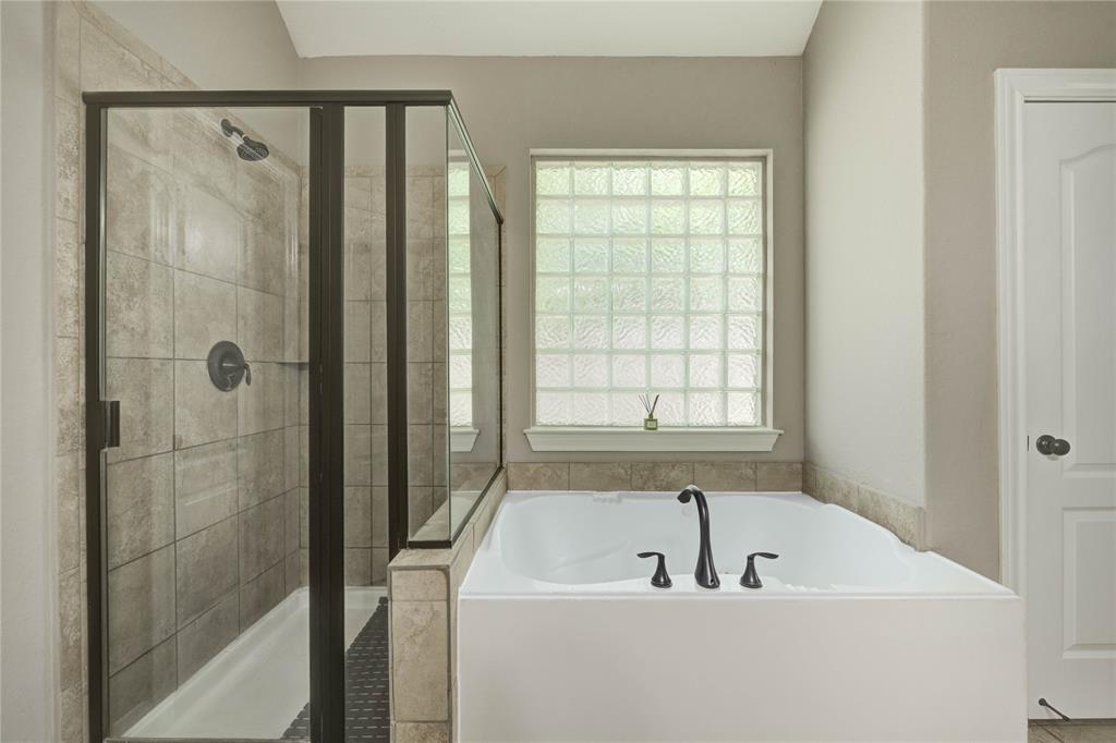 19526 Hayden Grove Drive, Cypress, Texas image 34