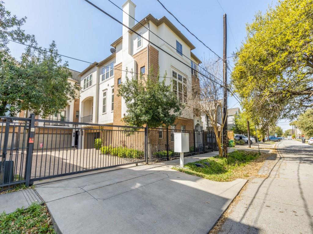 5229 Petty Street #E, Houston, Texas image 3