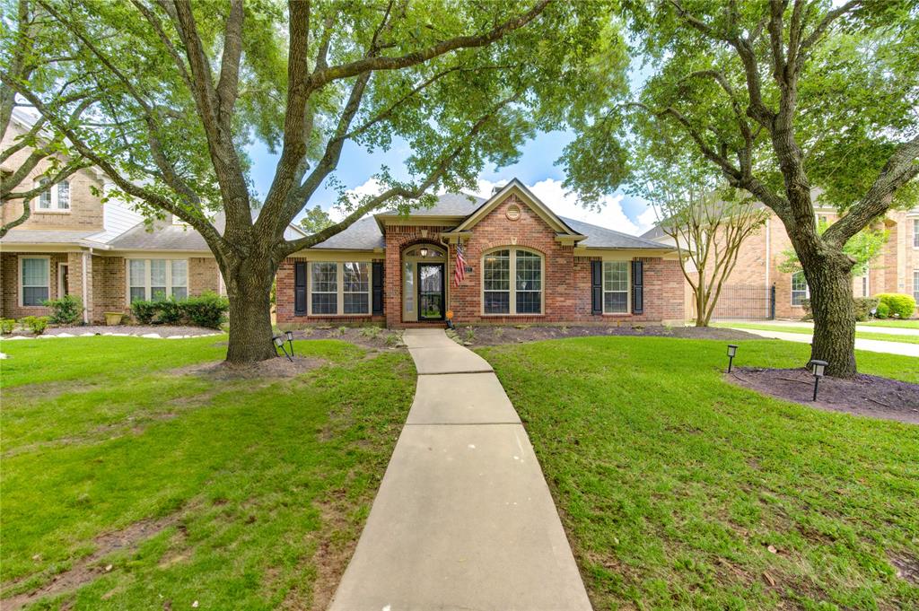 502 Silver Creek Circle, Richmond, Texas image 2