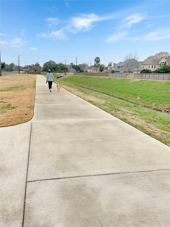 6415 Willow Pine Drive, Spring, Texas image 34