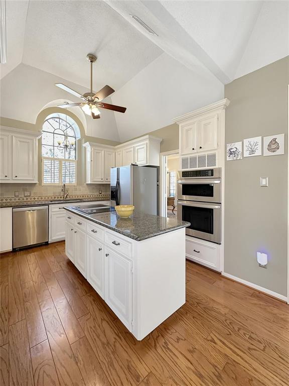 6415 Willow Pine Drive, Spring, Texas image 12