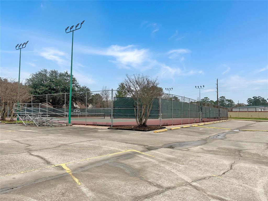 6415 Willow Pine Drive, Spring, Texas image 45