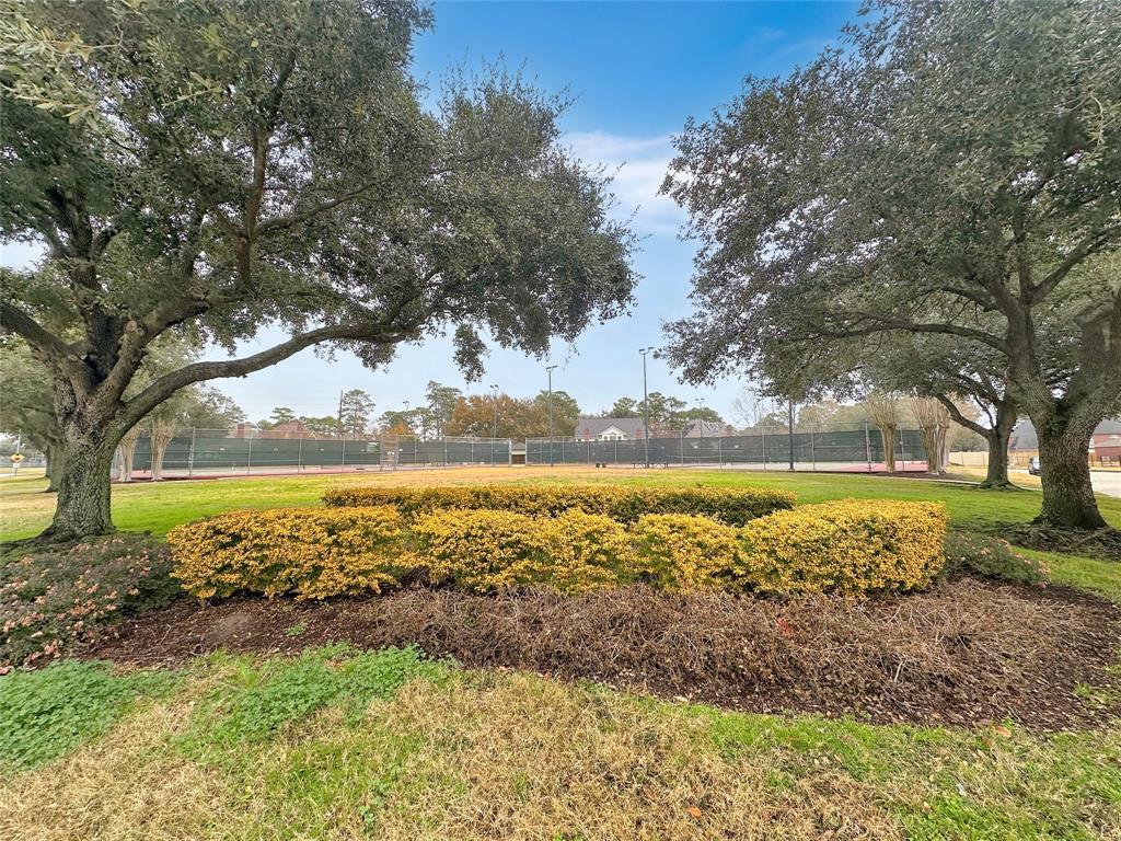 6415 Willow Pine Drive, Spring, Texas image 41