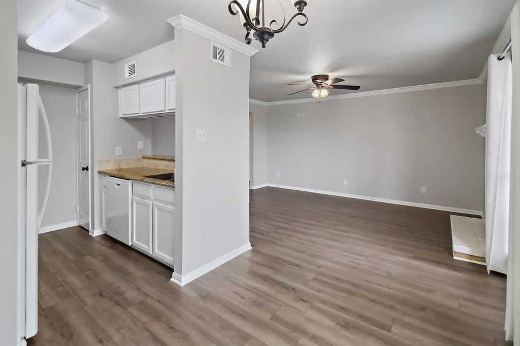 18519 Egret Bay Boulevard #1808, Webster, Texas image 12