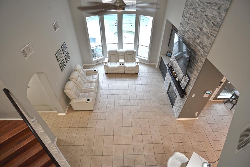 8405 Rayleine Drive, Pearland, Texas image 8
